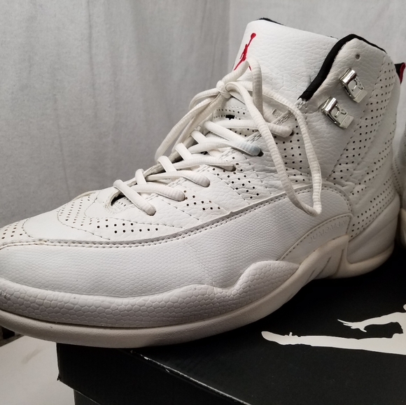 Jordan 12 (Rising Sun) - Picture 2 of 7